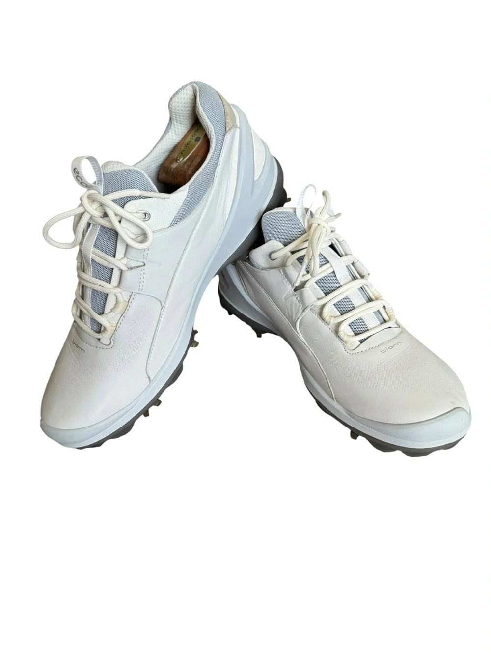 Ecco men’s White Leather Golf Shoes. Waterproof size 9.5 fits like a 10